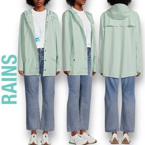 RAINS Unisex Rain Jacket in the Size XL in Dusty Mint Color